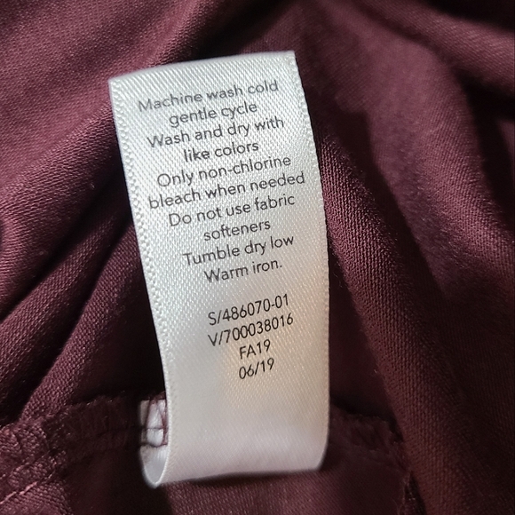 Athleta Essence Flow Long Sleeve Shirt in Antique Burgundy XS-S - Picture 9 of 14